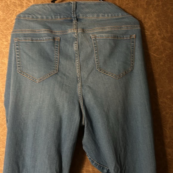 Torrid size 20r flare denim jeans. Very good condition. - Picture 5 of 7
